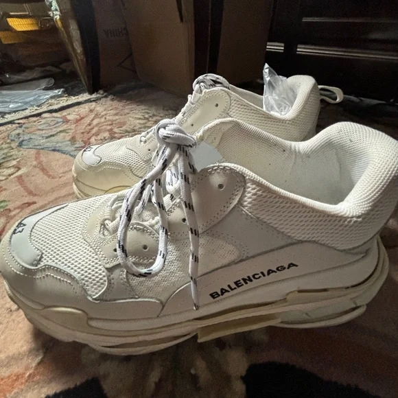 Balenciaga Triple S White Sneakers - Iconic Chunky Style - 43 - Picture 1 of 8